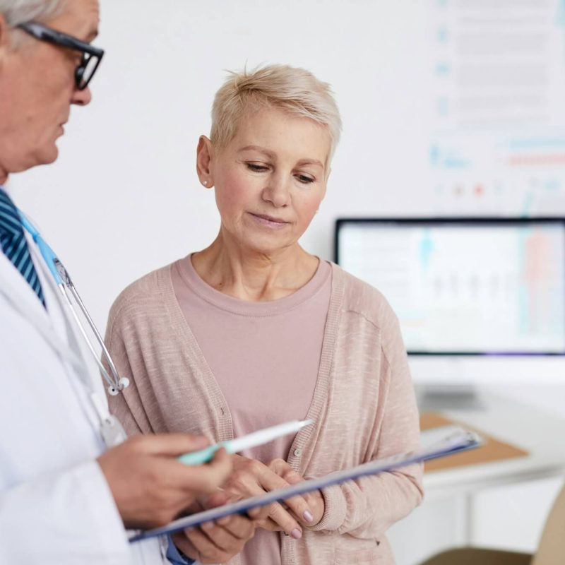 consulting-mature-lady-in-contemporary-clinic.jpg